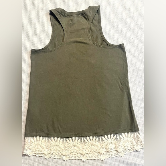 Hollister Women’s Olive Green Tank Top with Lace Hem Size XS - Picture 11 of 13
